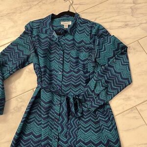 Like new size medium motherhood maternity Elegant Blue Patterned Dress